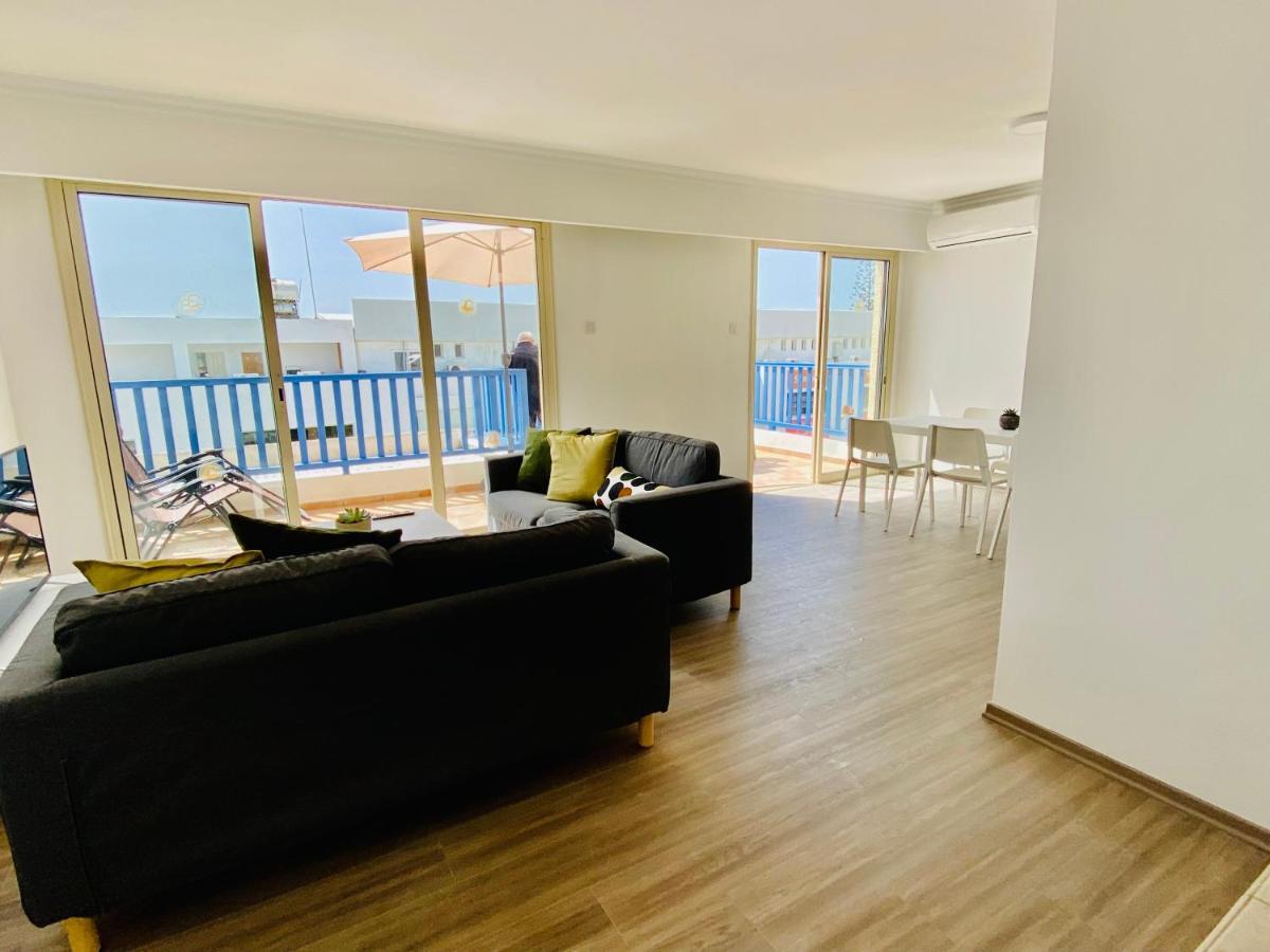 Basillica 3 Bedrooms Apartment Пафос Екстериор снимка