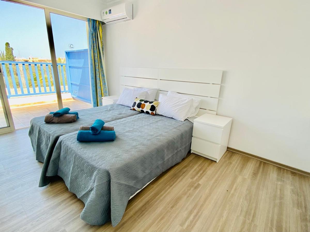 Basillica 3 Bedrooms Apartment Пафос Екстериор снимка